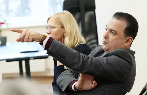Nevajadzēja ministru kritizēt! Ārsti izsauc uz “sarunu” par ierakstu FB un piedāvā ārstēt pneimoniju ar… tējām