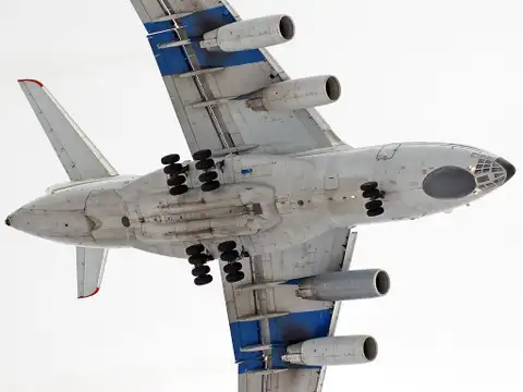Зеленский призвал провести международное расследование крушения Ил-76: что известно о ЧП