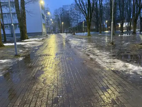 Trešdien brīžiem līs un snigs