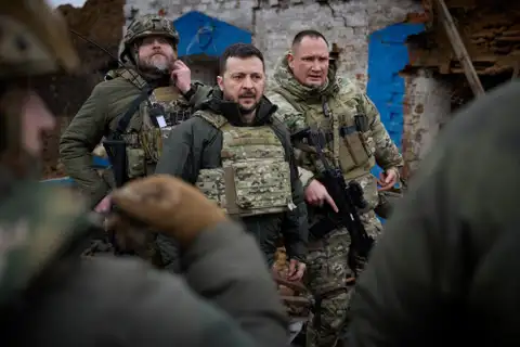 Зеленский: для контрнаступления необходимо западное вооружение, но оно слишком долго прибывает на фронт