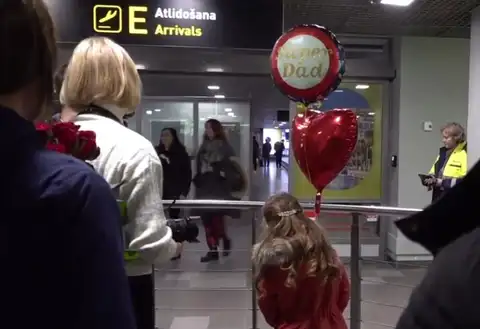 Рига встретила Андрея Расторгуева с серебряной медалью. Без выходного и высших должностных лиц