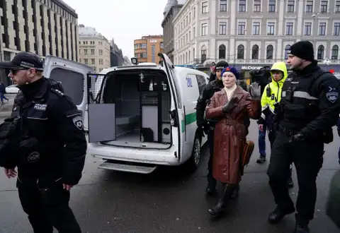 Leģionāru piemiņas pasākumā Rīgā aizturēta prokremliskā aktīviste Kreile