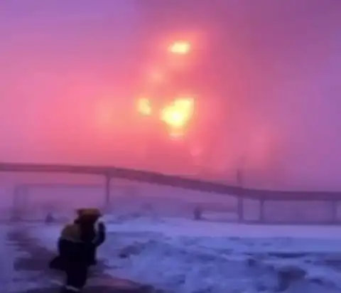 Бензина не хватает на треть. Производство в России рухнуло после новых ударов по НПЗ