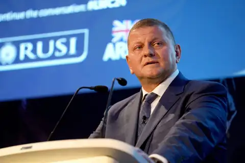 Залужный впервые рассказал о своем конфликте с Зеленским