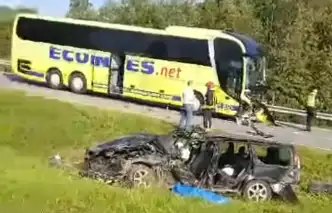 Sadursmē ar autobusu uz Daugavpils šosejas dzīvību zaudē auto vadītājs