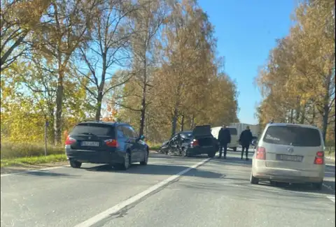 Движение по Видземскому шоссе перекрыто в обоих направлениях: ДТП