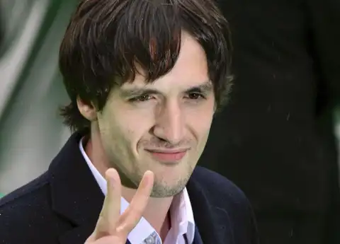 И гарумзиме тянет: Артур Смолянинов уже заговорил на латышском, а в Москве выписали ордер на его арест