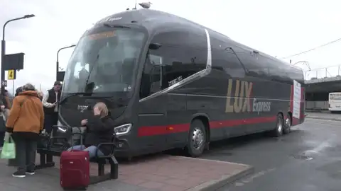 «Lux Express» ziemas sezonā samazinās komercreisu skaitu maršrutā starp Rīgas centru un lidostu
