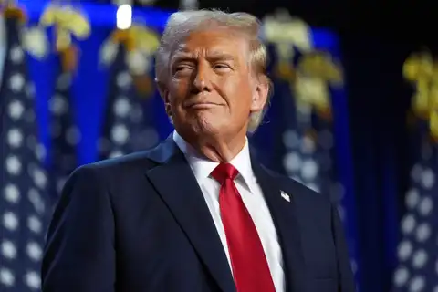 Соцсети в шоке: Трамп кардинально изменил причёску (ВИДЕО)