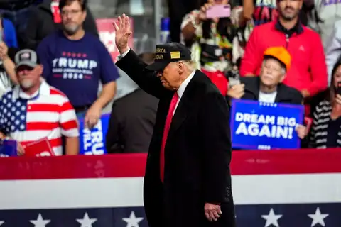 Трамп: «Трансгендерному безумию» в США придет конец