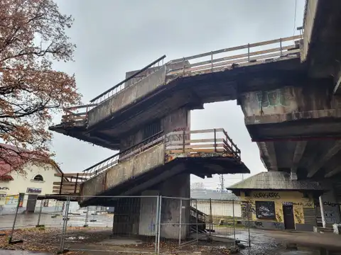 Nākamnedēļ slēgs gājēju kustību uz Zemitāna tilta
