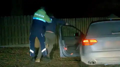 Policija, piesaistot papildspēkus, Dobeles pusē noķer bēgošu šoferi