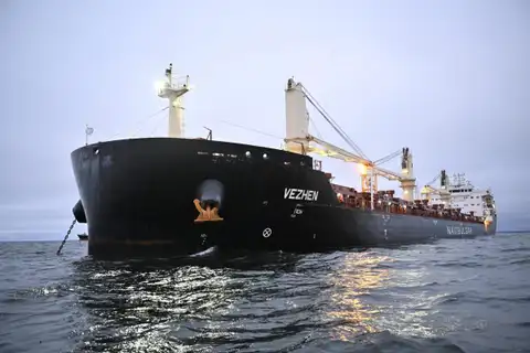 За повреждение подводного кабеля по запросу Латвии в Норвегии арестовали судно с российским экипажем