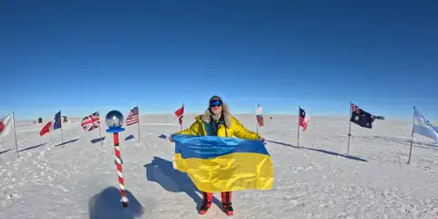 Улманис на лыжах достиг Южного полюса и установил там флаги Латвии и Украины