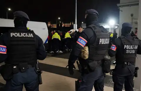 Policijai izdevies identificēt vēl vienu uzbrukumā LTV žurnālistam iesaistīto personu