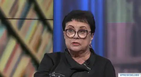 «У вас так мало мозгов, чтобы выучить латышский?!» Вейдемане схватилась с Элксниньшем из-за проверки педагогов