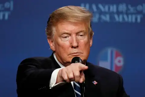 Трамп выбрал «средний по жёсткости» вариант санкций против России из трёх: СМИ