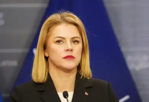 Premjere aicina valsts pārvaldi atteikties no naudas balvām