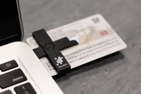 Kampaņā jauniešus brīdinās par identitātes pārdošanas riskiem