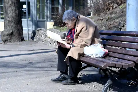Pensionāru federācija aicina nākamā gada budžetā paredzēt finansējumu redzi saglabājošai terapijai