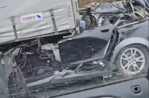 Avārijā uz Jelgavas šosejas gājis bojā vieglās automašīnas vadītājs