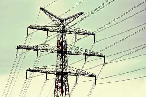 Elektroenerģijas vidējā cena maijā samazinājās par 12%