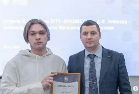 Россиянин получил 15 лет за зверское убийство девушки, пошёл на войну, и вот ему вручают грамоту «за защиту страны»
