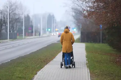 Ziņojums: Latvijai trūkst stabilu priekšrocību demogrāfiskā krituma ietekmes amortizēšanai