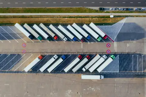 Kā optimizēt uzņēmuma autoparku Latvijā bez budžeta pārslogošanas: efektīvas auto līzinga stratēģijas