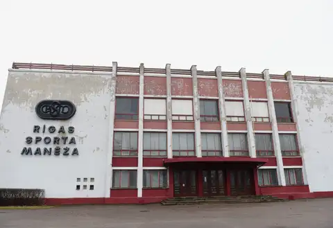 Пожар в Рижском спортивном манеже потребовал эвакуации