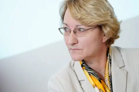 Komisija noraida opozīcijas deputātu pieprasījumus Melbārdei un Kozlovskim