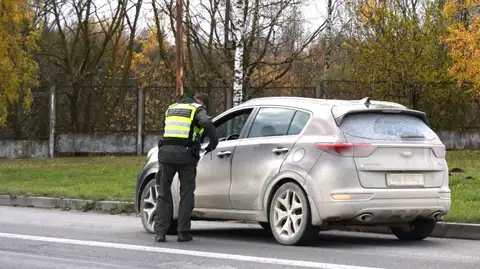 В Литве задержали двух юных эстонок: везли нелегалов из Латвии, — одного в багажнике