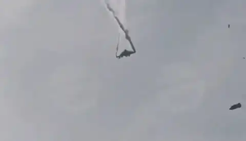В Грузии разбился турецкий военный самолет: момент крушения на видео