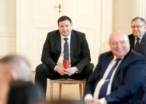 Ogres valdošā koalīcija apliecina uzticību novada mēram Helmanim