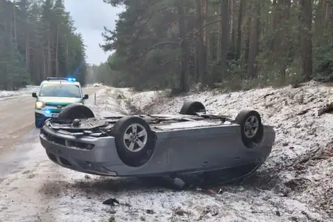 Опасный дрифт: водитель без прав уложил BMW «на лопатки»