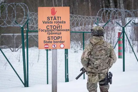 Латвия запретила въезд юмористам Владимиру Моисеенко и Владимиру Данильцу