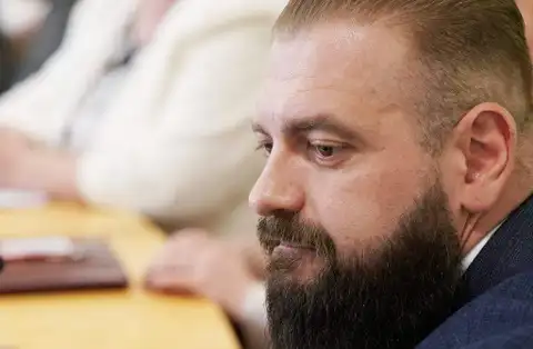 Apgabaltiesa atstāj apcietinājumā Liopu, bet Cerusu atbrīvo
