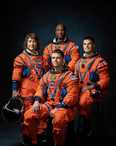 Сколько стоит слетать до Луны? Зарплаты астронавтов NASA сравнимы с жалованьем наших чиновников