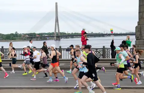 Rīgas ielās devušies tūkstošiem maratonistu