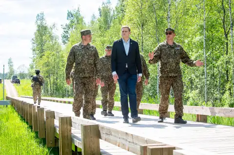 Огонь на поражение? Домбрава поддержал применение силы против нелегальных мигрантов