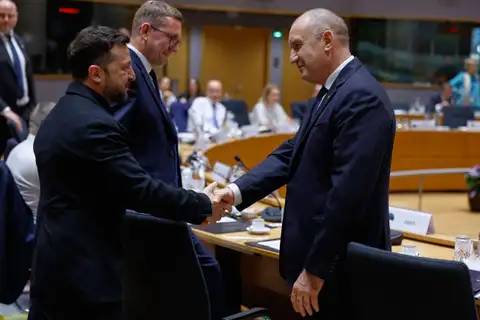 Премьер Болгарии пообещал наложить вето на новый пакет санкций ЕС против России