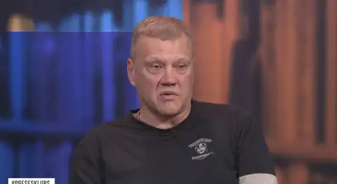 Позор этим трём странам. И Домбрава так поздно выступил! Пиар-менеджер негодует — там пускают россиян