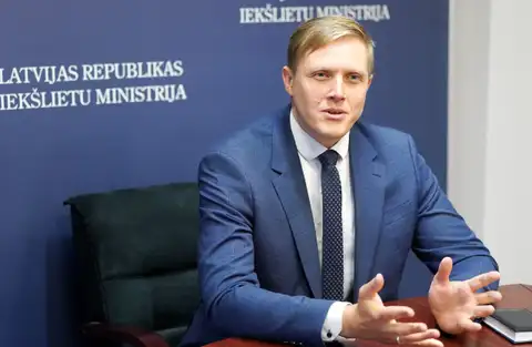 Вот так и разбазаривают государственные деньги: Домбрава обратился в прокуратуру из-за клумбы