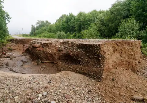 Ливни в Талсинском крае повредили 53 участка дорог