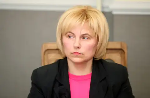 «Две собаки — уже стая»: псы, напавшие на детей, всё ещё находятся поблизости от детсада — эксперт