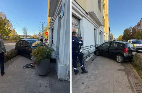 Прямо рядом с детской площадкой: в центре Риги машина влетела в дом. ФОТО