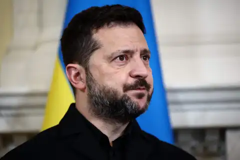 Зеленский: Украина возобновит удары по российским НПЗ