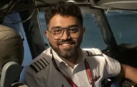 Раненый пилот Flydubai смог открыть дверь кабины и спас людей: что известно о герое