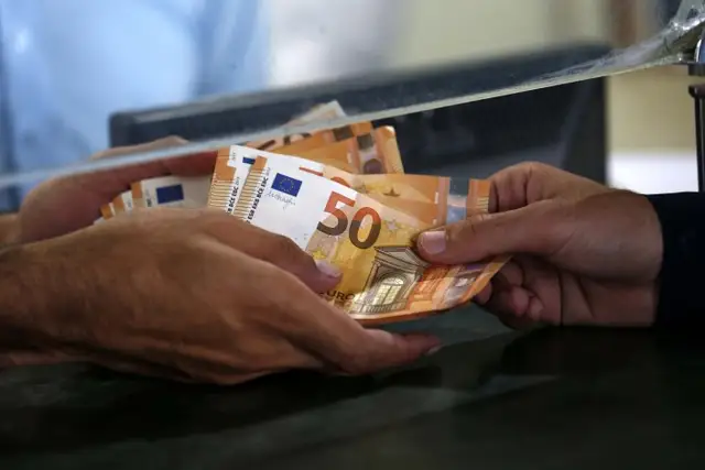 Пособия за простой получат 73 000 работников: 75% от прежней зарплаты, но не более 700 евро