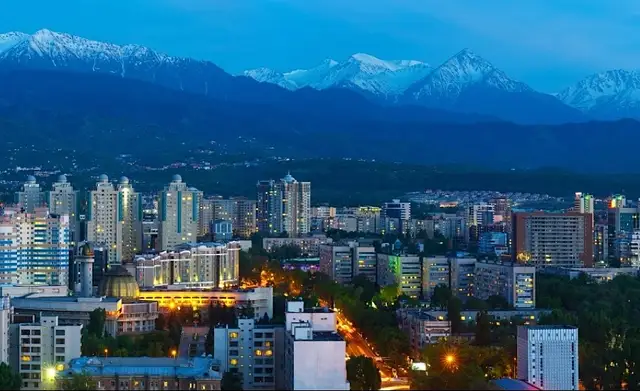 Город, где есть всё: горы, искусство и атмосфера большого города